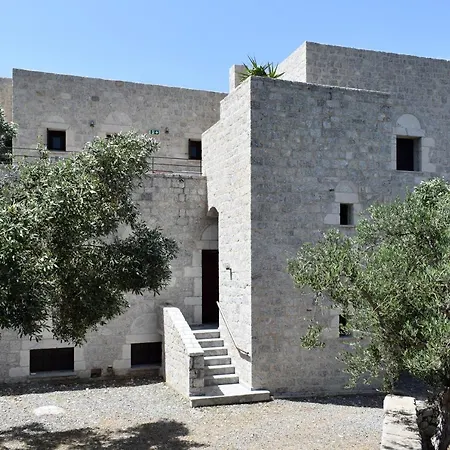 Apartman Akroyiali *