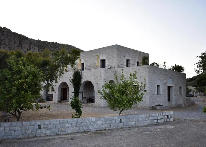 Akroyiali