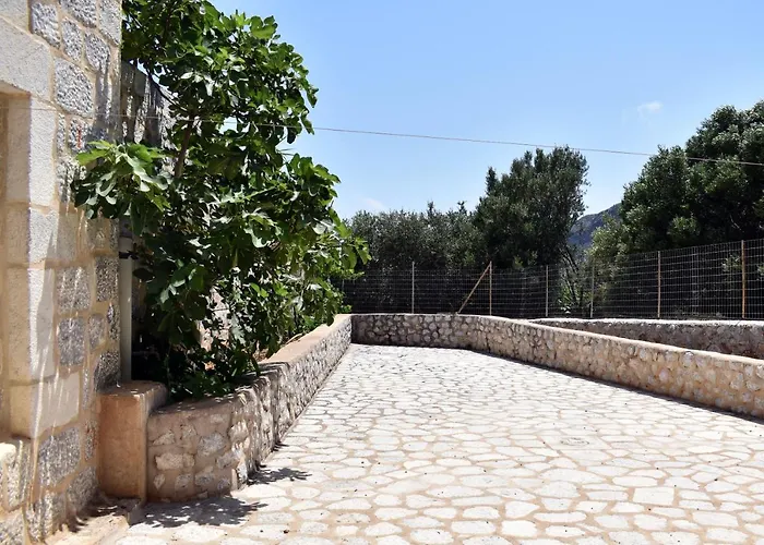 Akroyiali Apartman Jeroliménasz