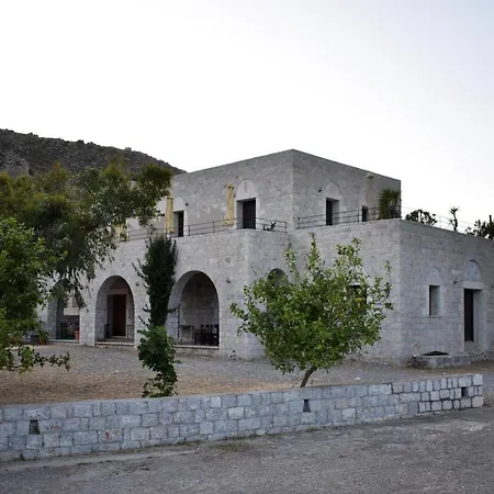 Akroyiali