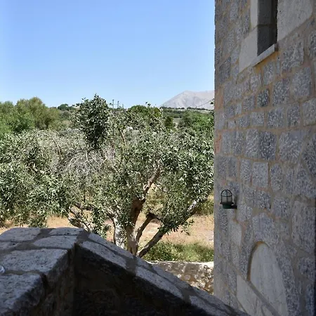 Apartamento Akroyiali