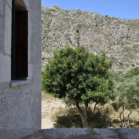 Akroyiali Apartmán Yerolimin