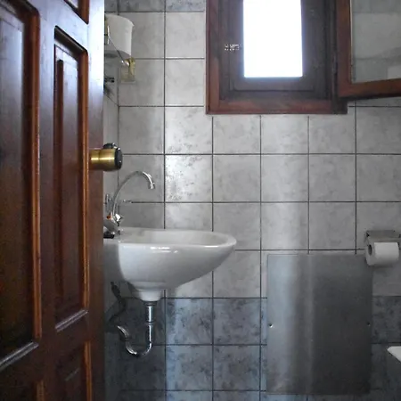 Apartment Akroyiali *
