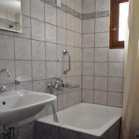 Akroyiali Apartment *