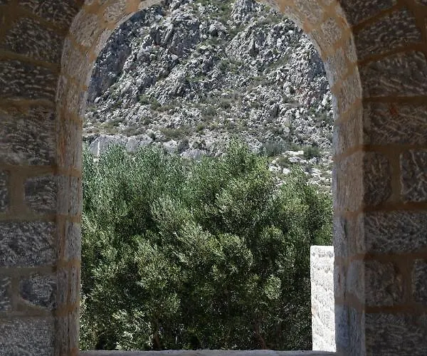 阿科罗伊亚利公寓 * 耶罗里明