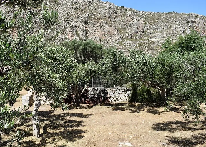 아파트 Akroyiali *