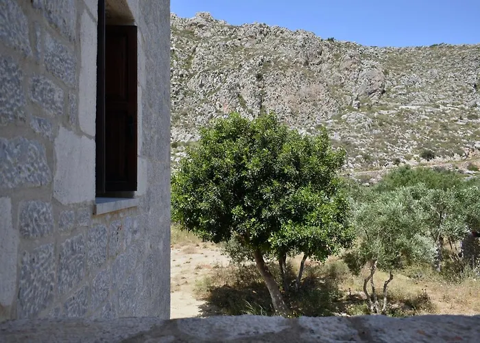 Akroyiali 아파트 예롤리민