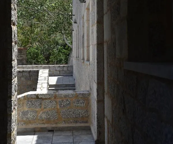 Akroyiali 아파트 *